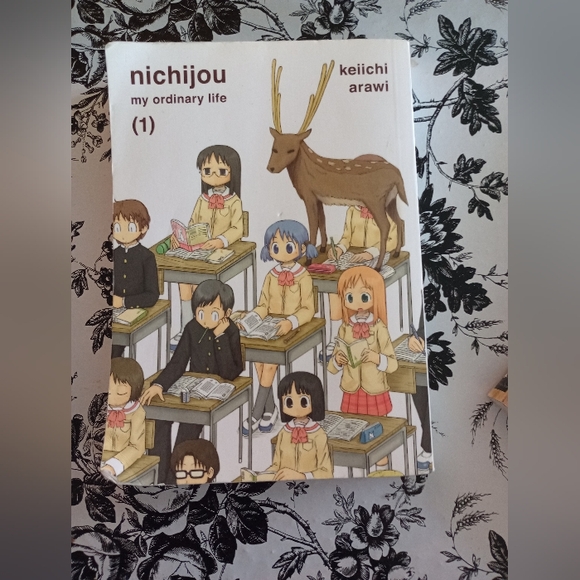 2 Used Manga Books - Picture 4 of 15